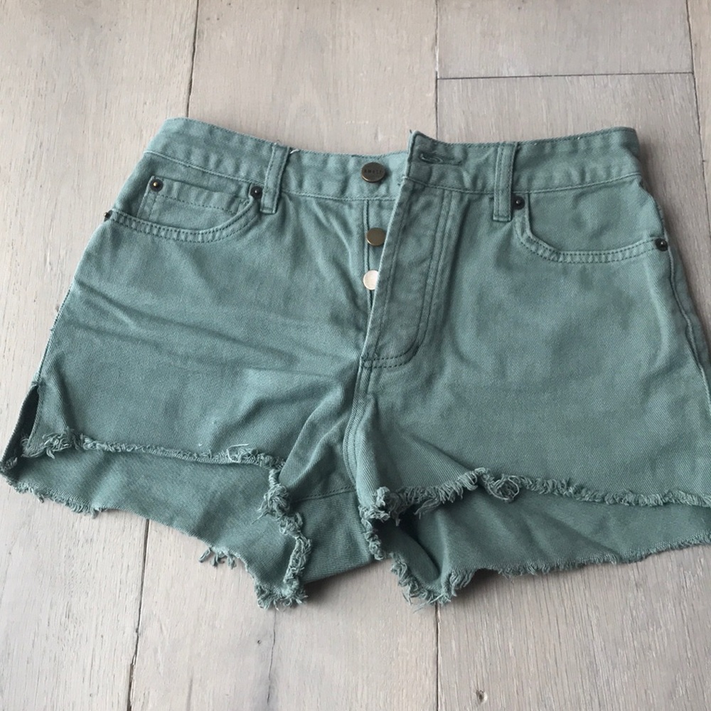 Amuse Society Olive Green High-rise shorts